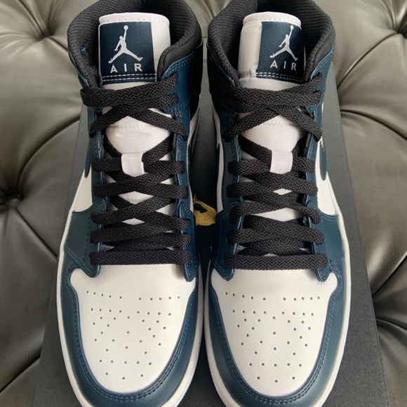 S O L D — 🔹🔹 Jordan 1 MID ‘Armory Navy’ / MENS 9.5 - Picture 3 of 4